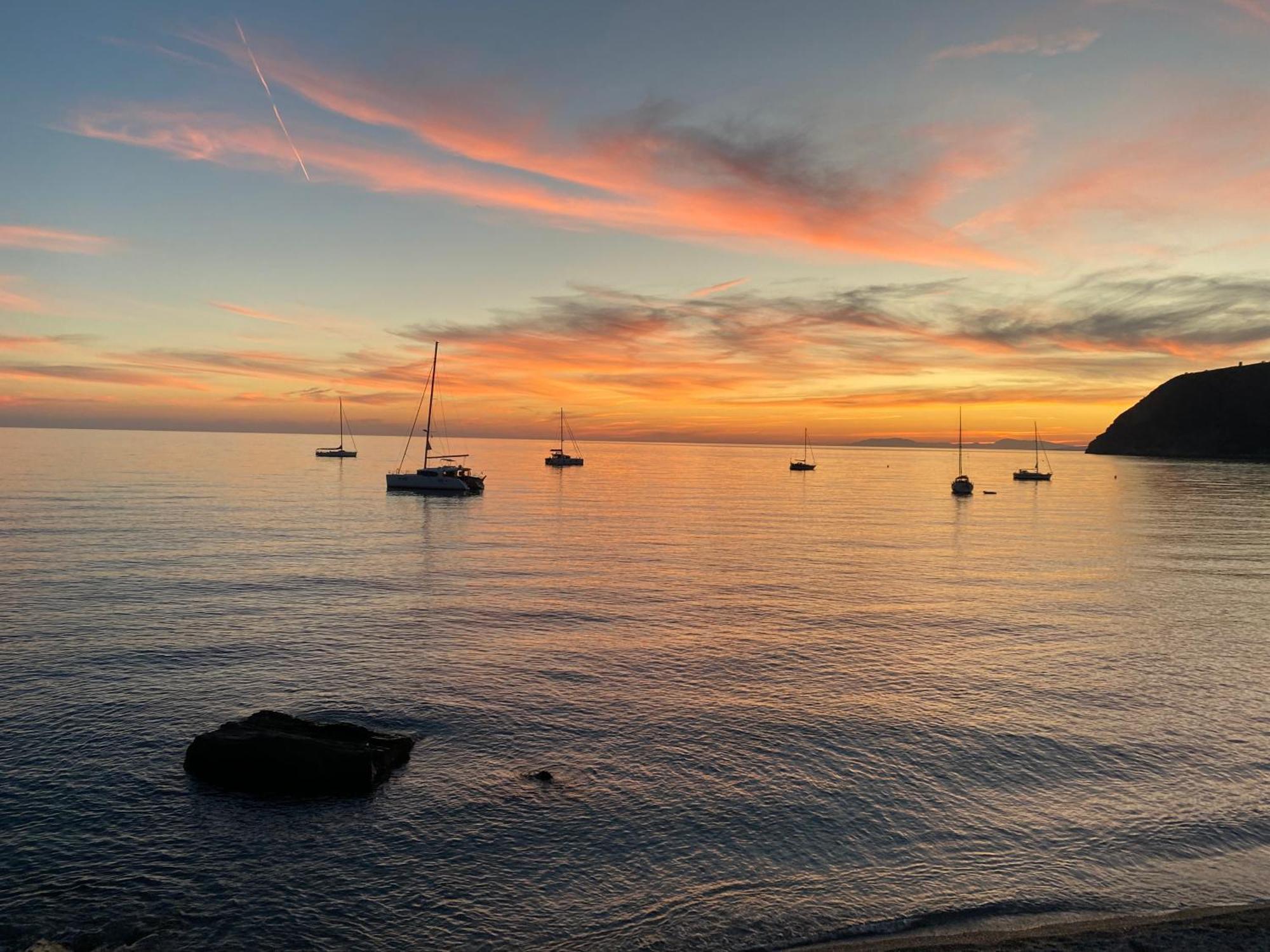 Jardines De Adnania En Marina Del Este Con Vistas Al Mar 라 에라두라 외부 사진